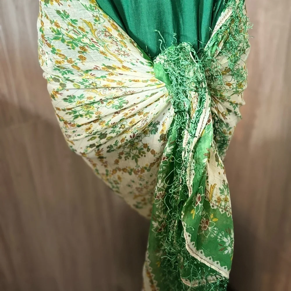 Vintage Gorgeous Vibrant Floral Green Gold and Cream Scarf Springtime